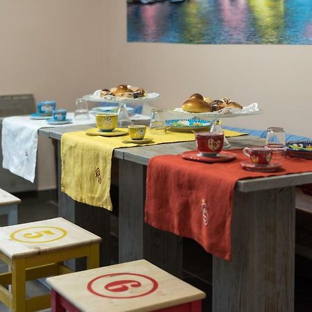 Bed And Breakfast Via Toledo 156 Napoli Ngoại thất bức ảnh
