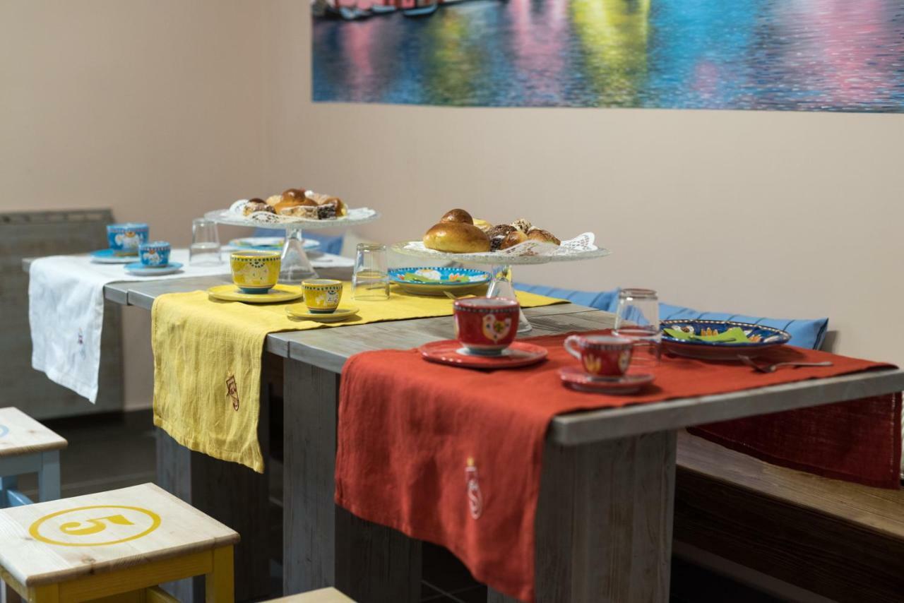 Bed And Breakfast Via Toledo 156 Napoli Ngoại thất bức ảnh
