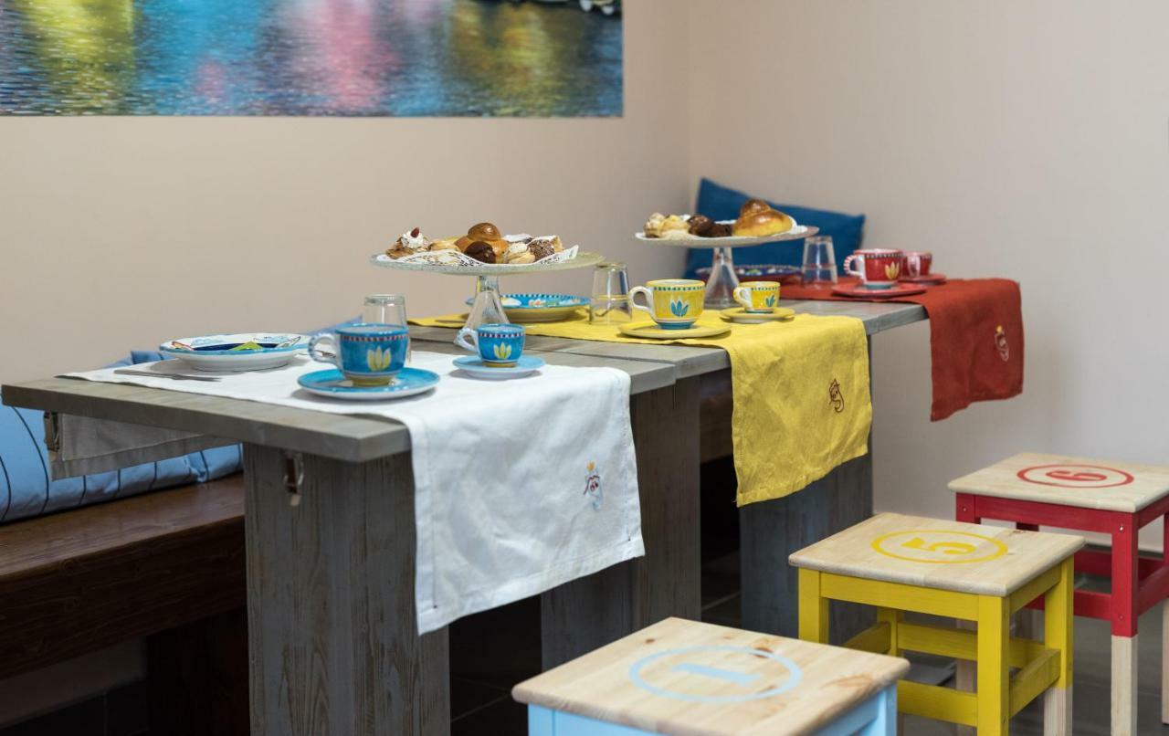 Bed And Breakfast Via Toledo 156 Napoli Ngoại thất bức ảnh